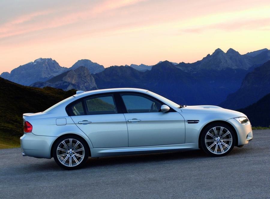  BMW M3 Sedan 2008 года  (фото 52 из 85)